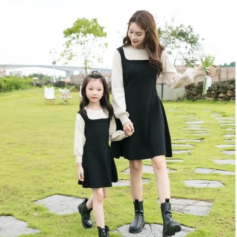 Mom And Daughter Knit Dress Autumn Women Knitted Dresses Long Sleeve 2023 Winter Mother And Baby Girl Matching Elegant Clothes